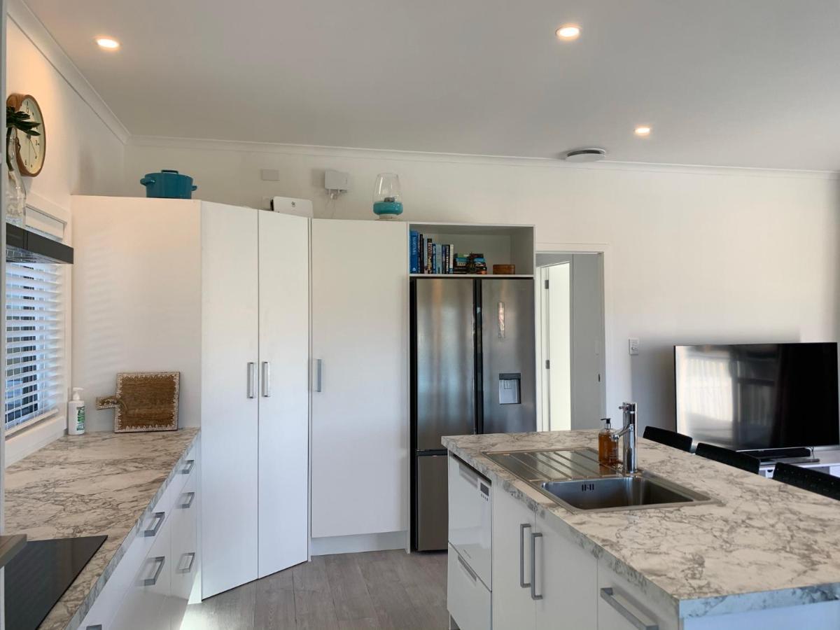 Coromandel Town Harbourside Cottage Luxury Accommodation Buitenkant foto