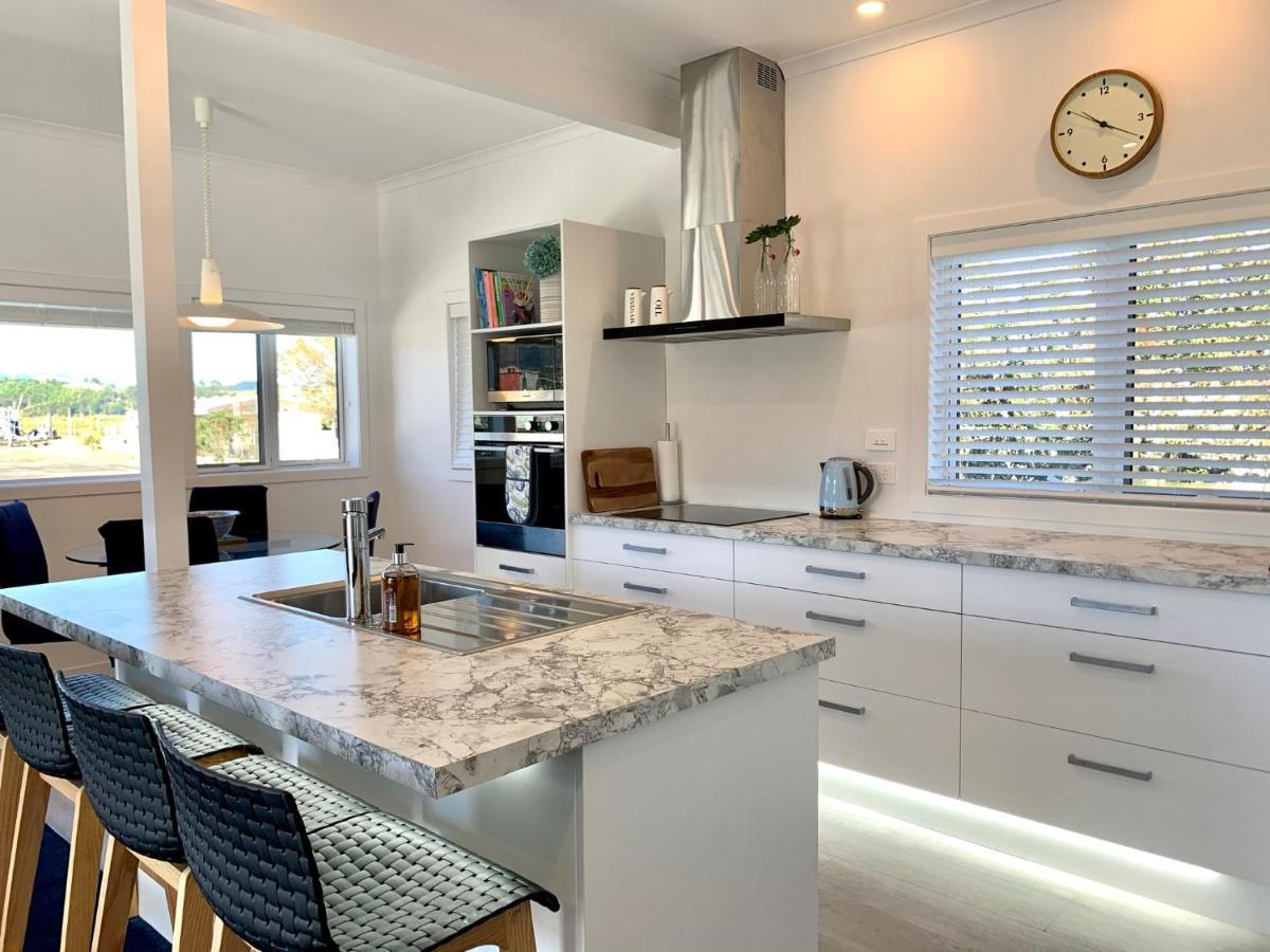 Coromandel Town Harbourside Cottage Luxury Accommodation Buitenkant foto